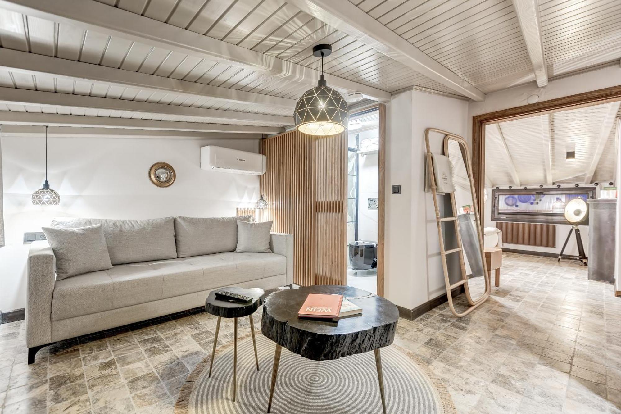 Parna Hotel Cunda Rom bilde