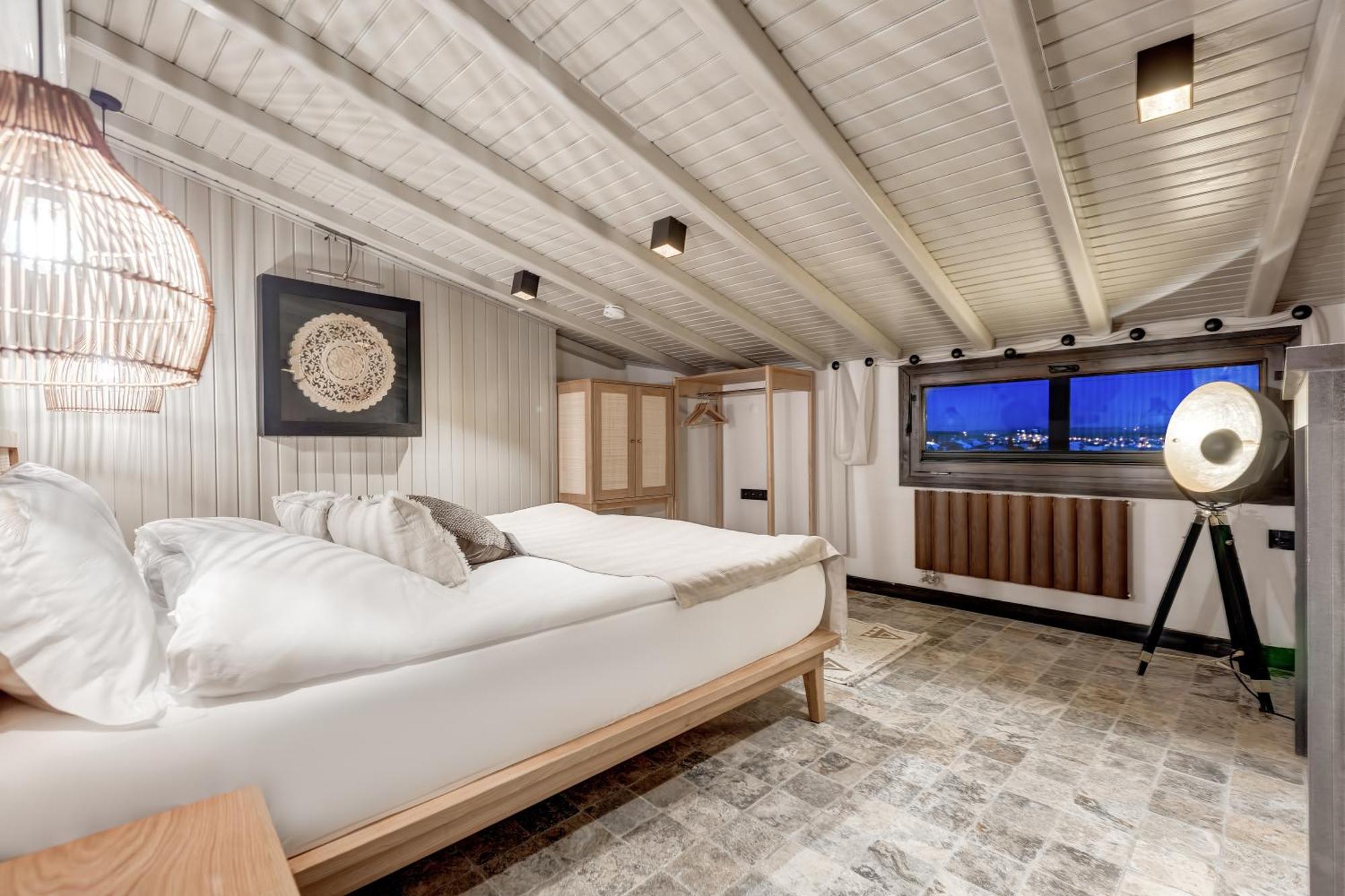Parna Hotel Cunda Rom bilde