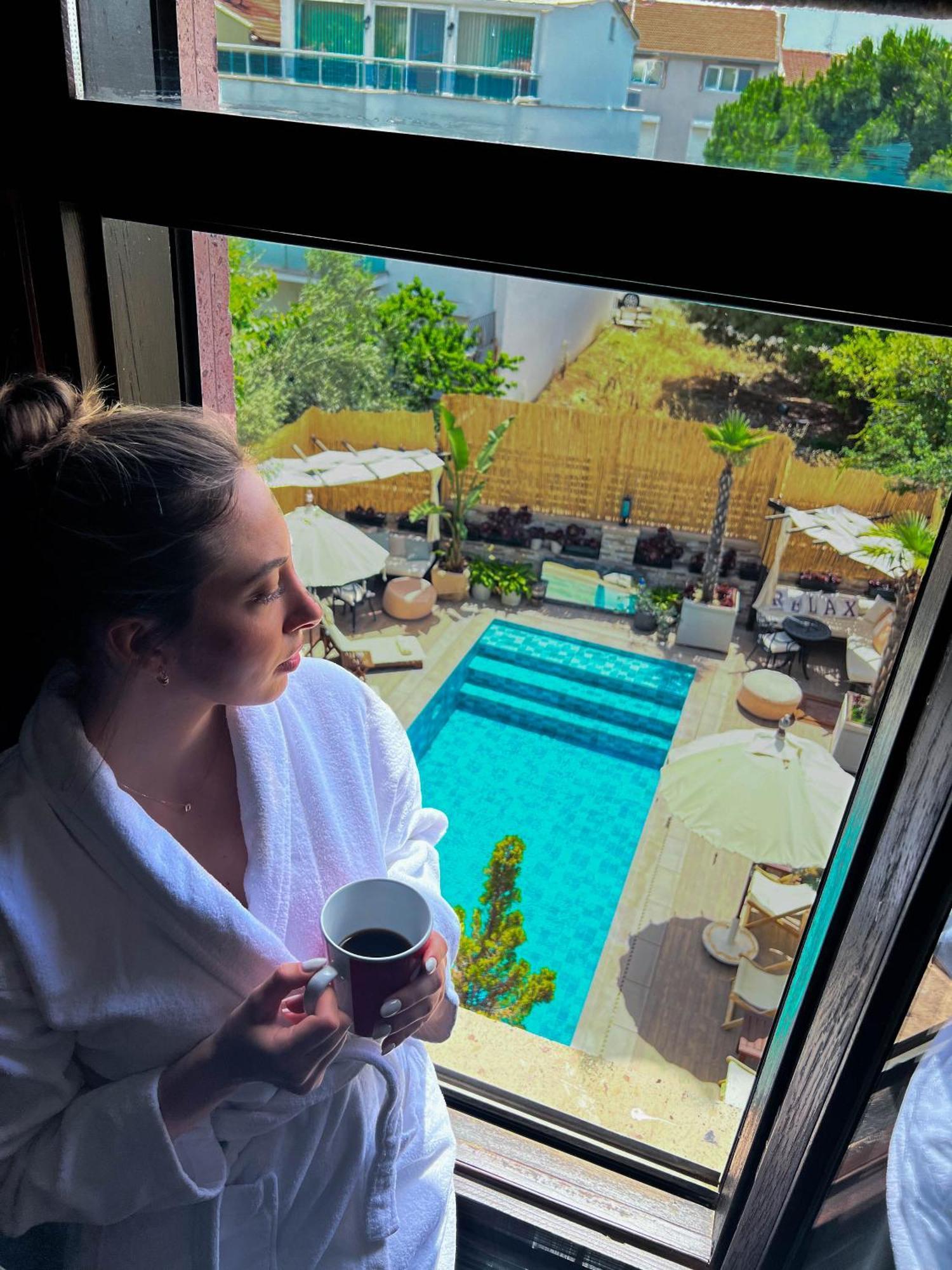 Parna Hotel Cunda Rom bilde